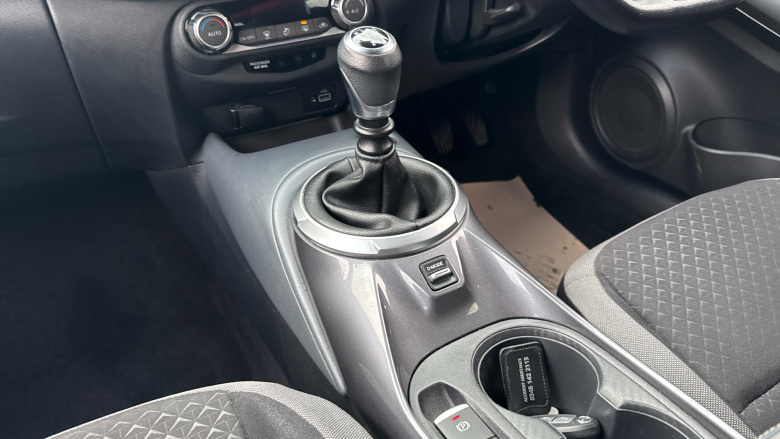 Nissan Juke 1.0 DiG-T 114 N-Connecta 5dr Petrol Hatchback